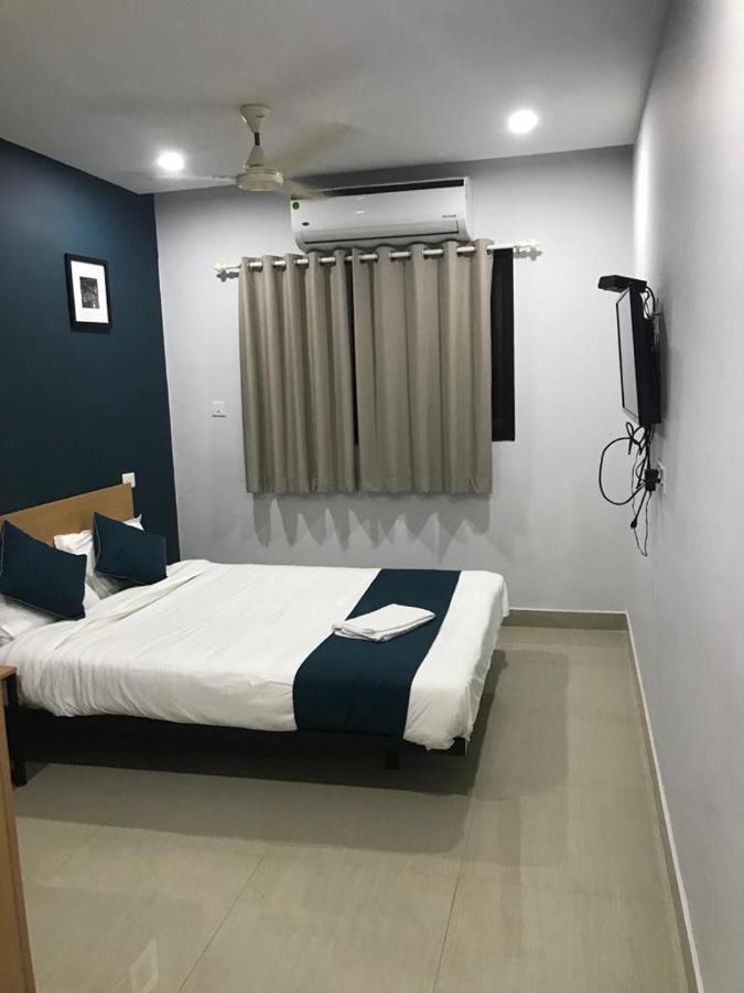 Empire Grande Suites Kochi Exterior photo
